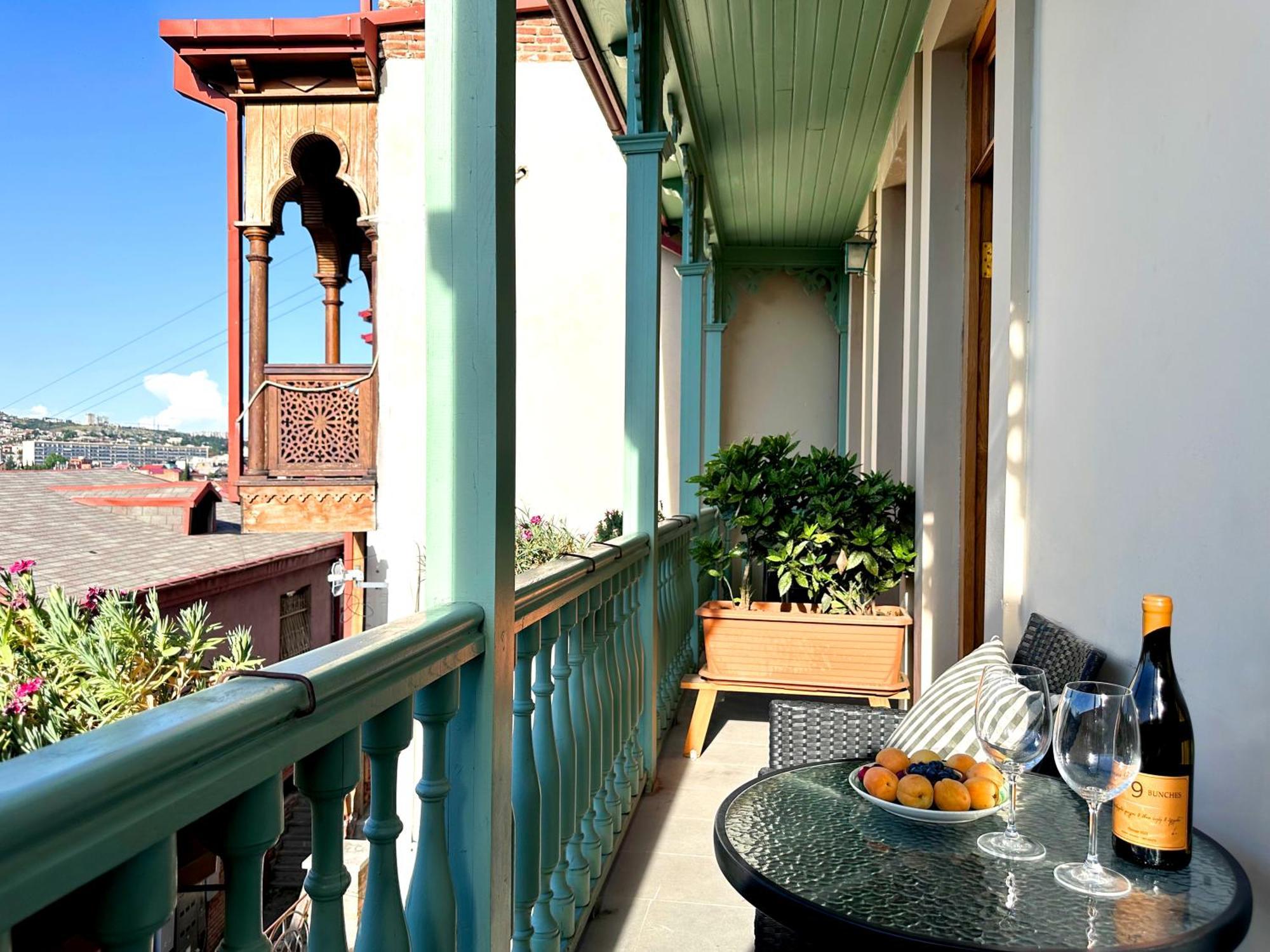 Betlemi Old Town Hotel ティビリシ エクステリア 写真