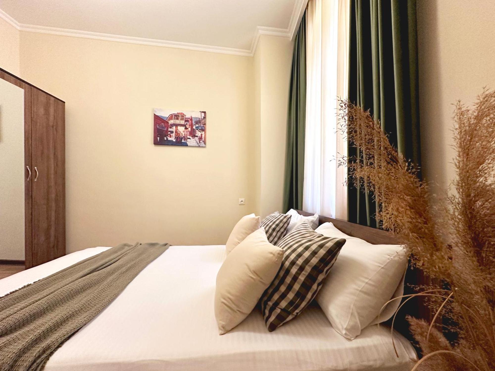 Betlemi Old Town Hotel ティビリシ エクステリア 写真